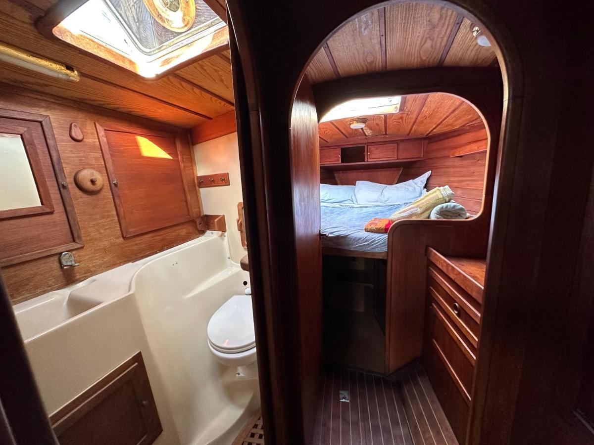Hotel Unique Wooden Sail Yacht + 2 Bikes Included! Sant Adrià de Besòs Exterior foto
