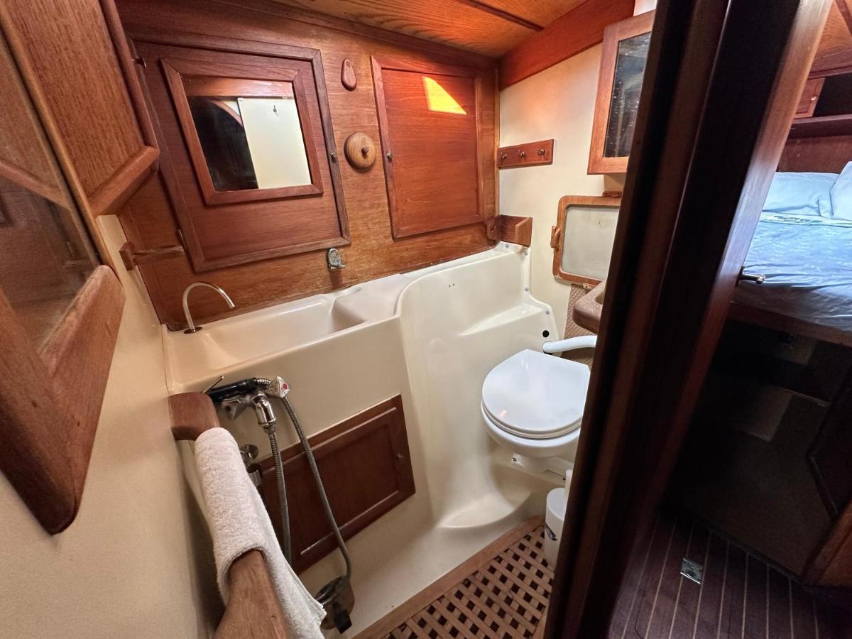 Hotel Unique Wooden Sail Yacht + 2 Bikes Included! Sant Adrià de Besòs Exterior foto